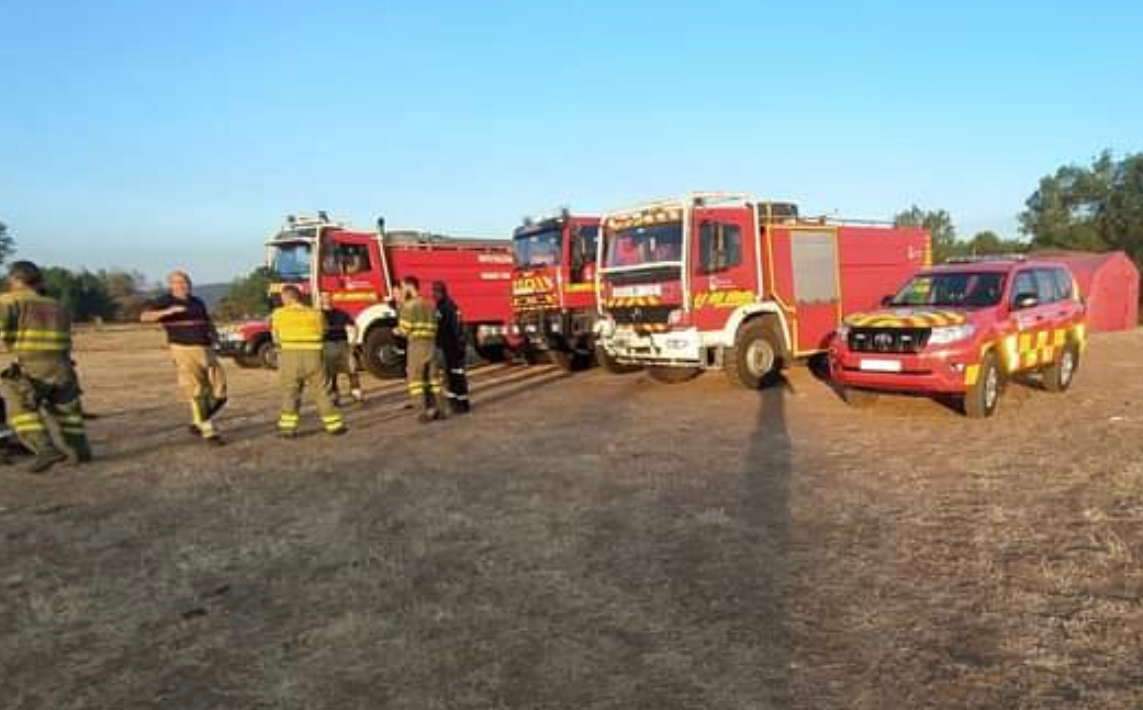 Tres bomberos peñarandinos se unen a la lucha contra el fuego en Losacio