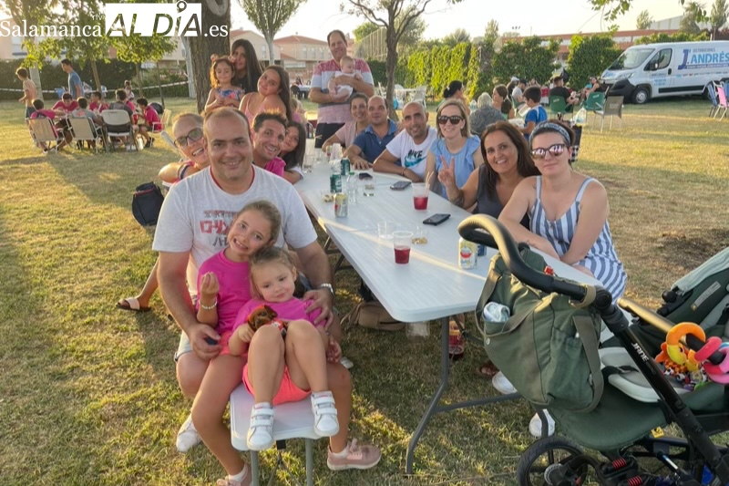 Villoruela dice adiós a las fiestas con una multitudinaria merienda