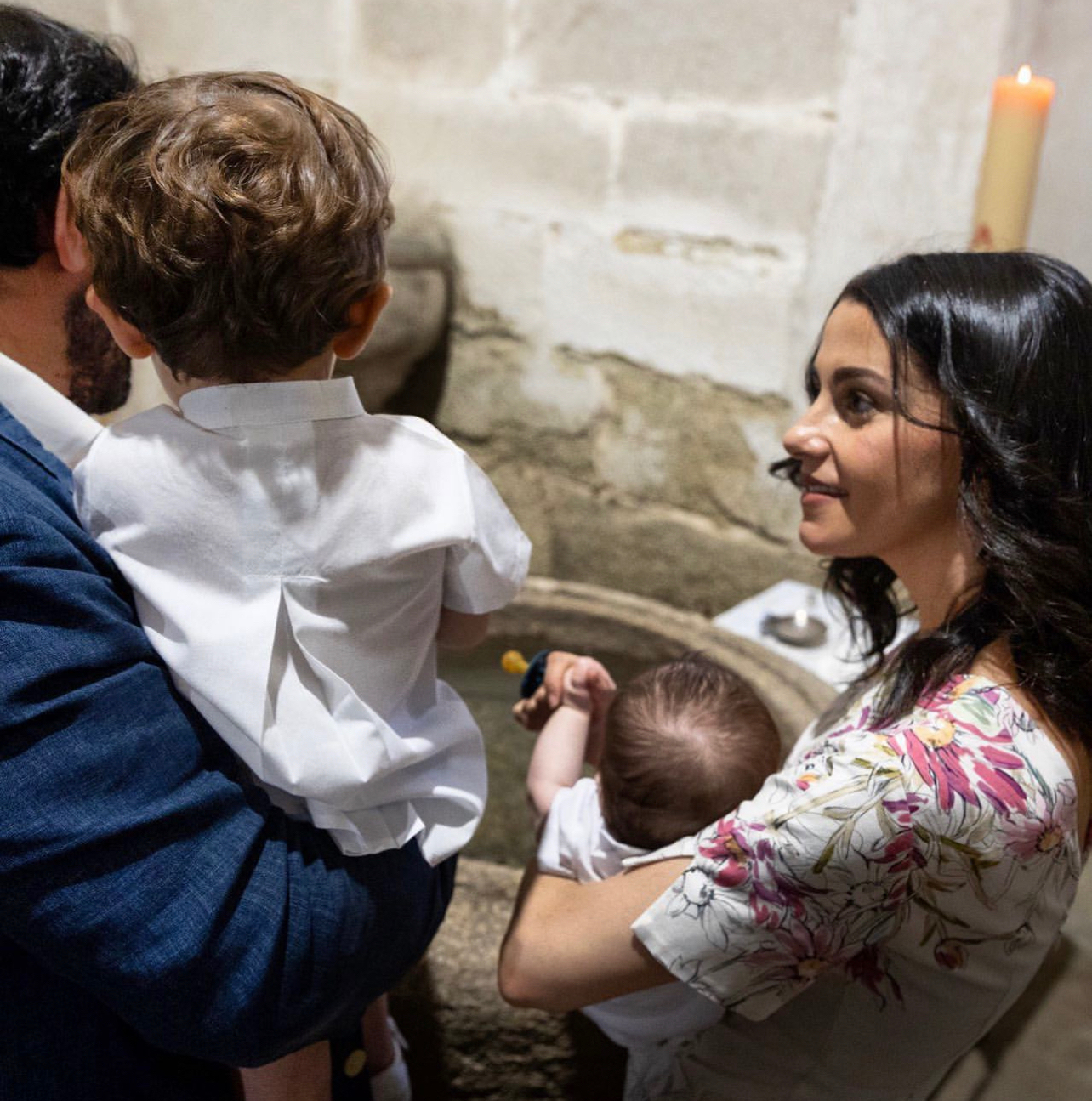 Ines Arrimadas bautiza en Salmoral a su segundo hijo en una intima celebración 