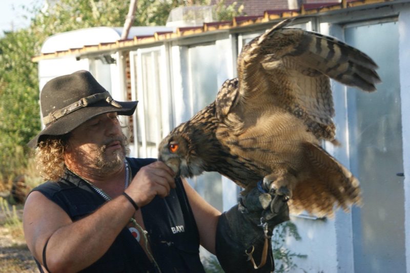 Mario Carabias: De su amistad infantil con Felíx Rodríguez de la Fuente a crear el Santuario natural de aves y especies variadas mas llamativo de la provincia