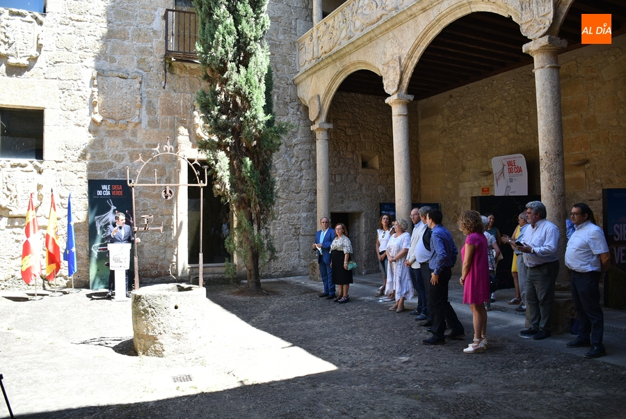 Los Águila recibe una nueva exposición sobre Siega Verde y el Vale do Côa