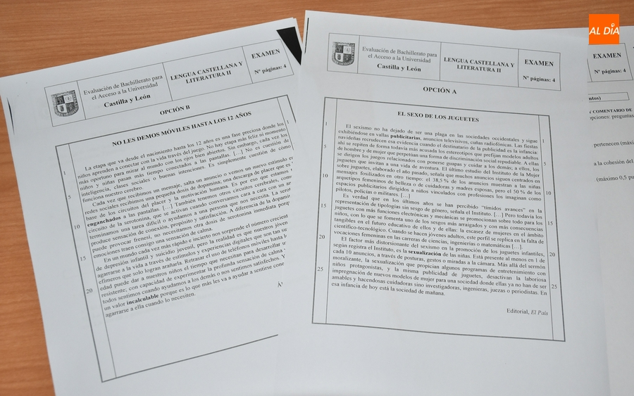 Once alumnos afrontan la EBAU de julio con el sexo de los juguetes y los móviles como temas iniciales