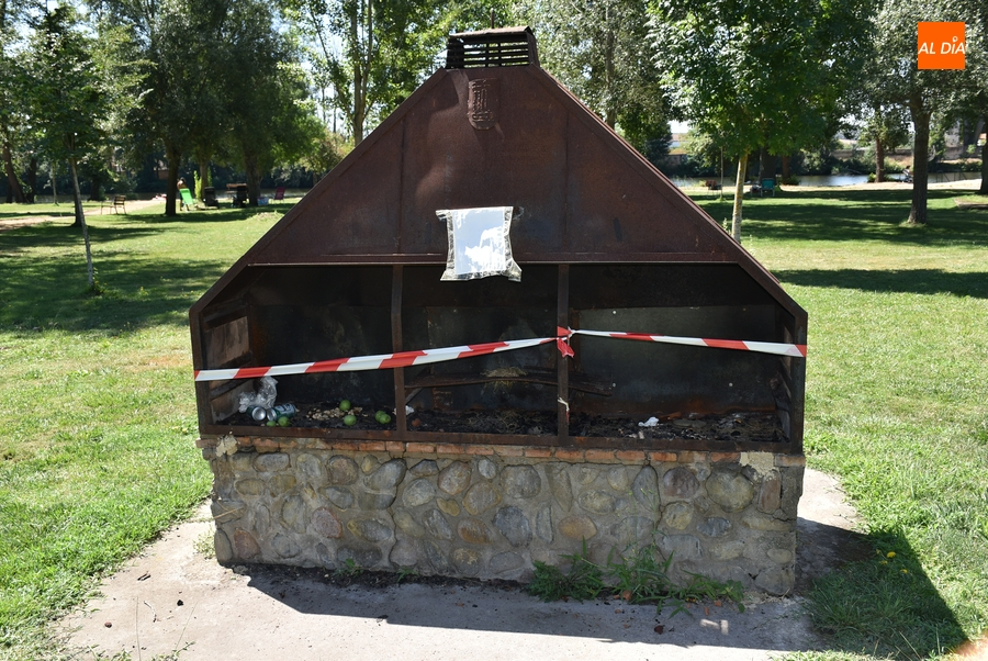 Extendida hasta el día 5 la prohibición de usar las barbacoas o lanzar fuegos artificiales