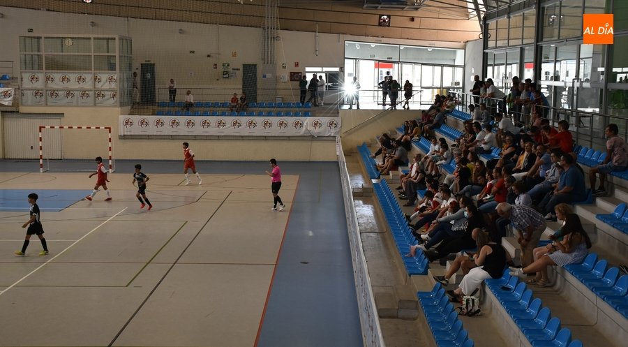 El fútbol sala propicia una jornada de convivencia transfronteriza en Ciudad Rodrigo