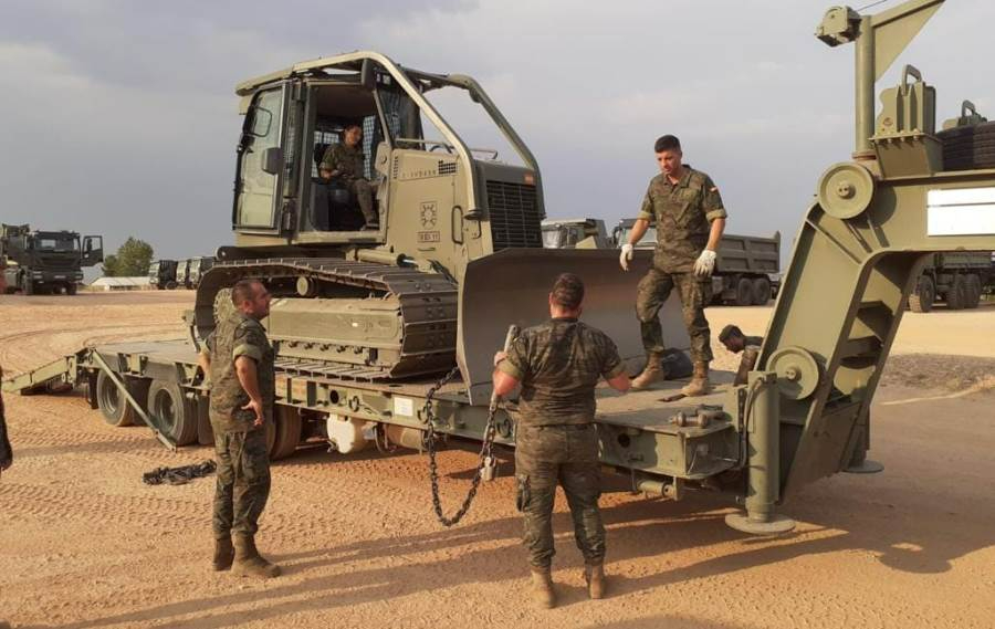 El REI Nº11 de Salamanca se suma a las tareas de un incendio con muchas zonas calientes todavía