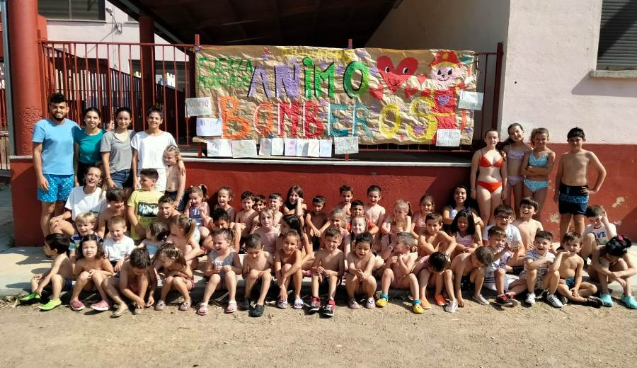 Niños y monitores de Conciliamos muestran su apoyo a los que están trabajando en el incendio