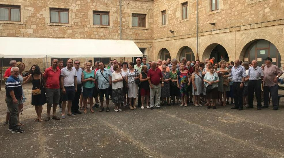 La Rondalla III Columnas anima a los evacuados de Monsagro y Guadapero