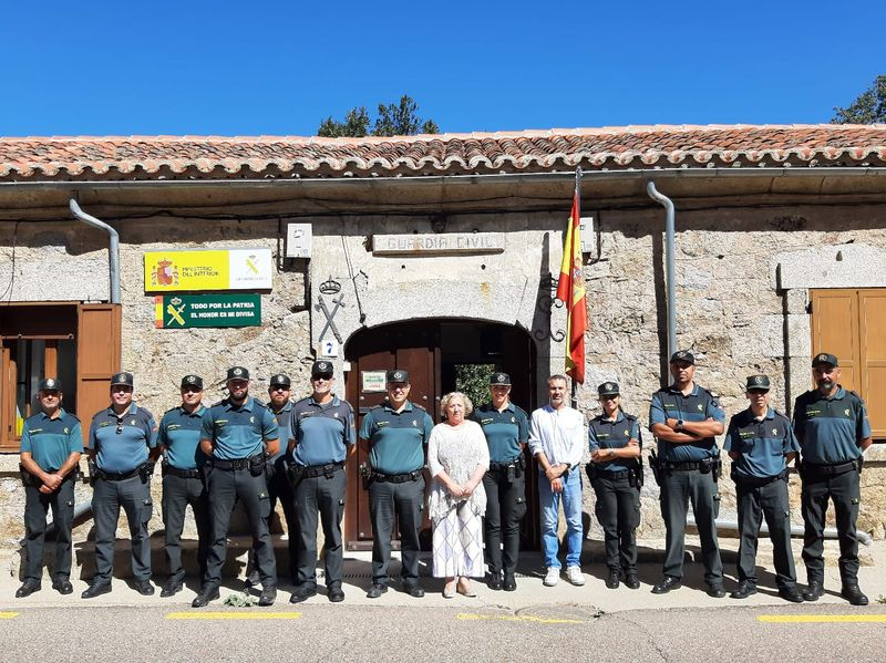 La subdelegada del Gobierno reconoce la labor de la Guardia Civil de Salamanca en los recientes incendios forestales