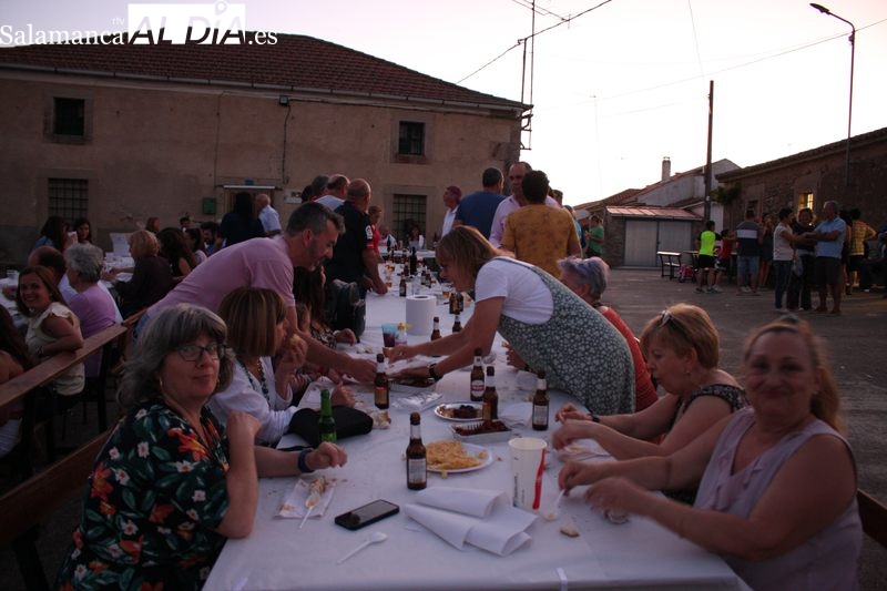 Una suculenta parrillada da el pistoletazo de salida a las fiestas de Escuernavacas