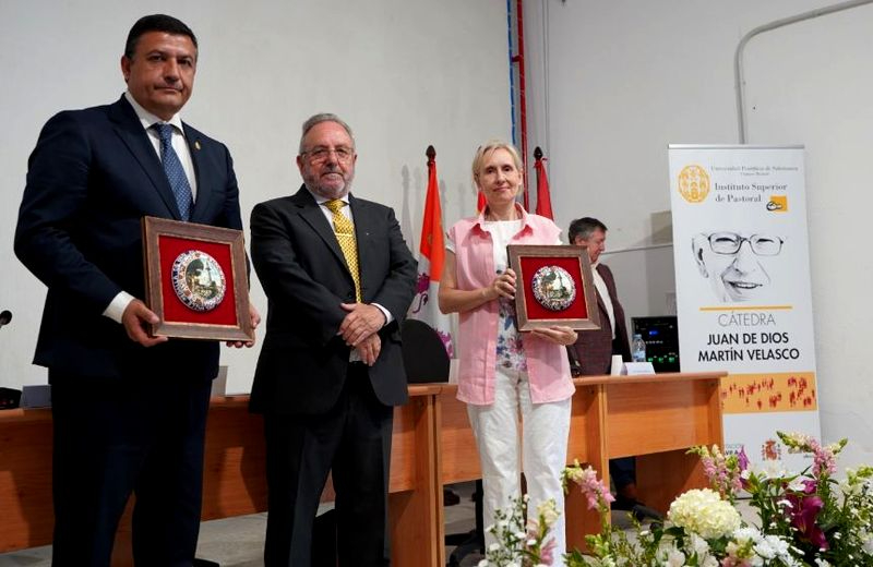 Emotivo reconocimiento para la UPSA, la Medalla de Oro de la Villa de Santa Cruz del Valle