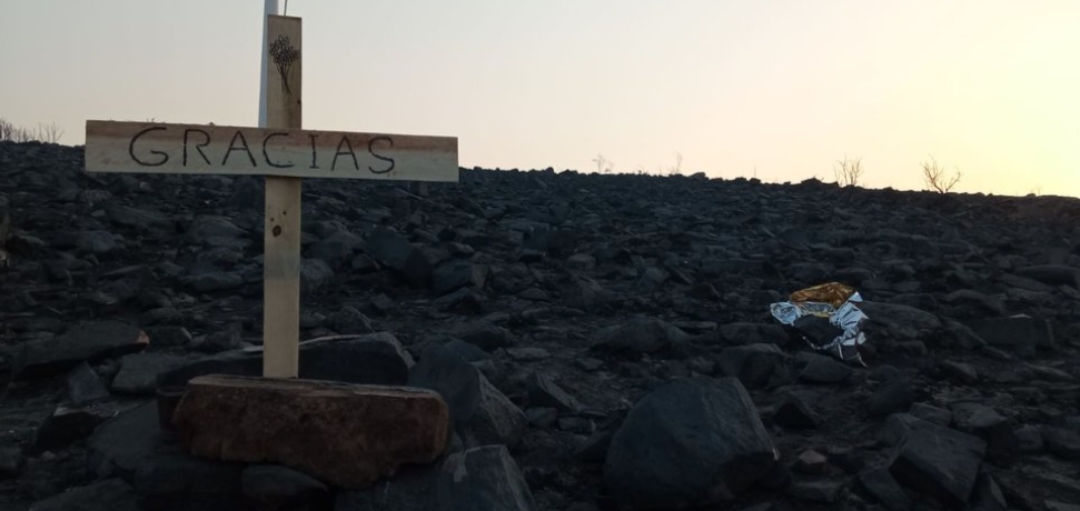 Así es la cruz que recordará al brigadista que perdió la vida en los fuegos de Zamora