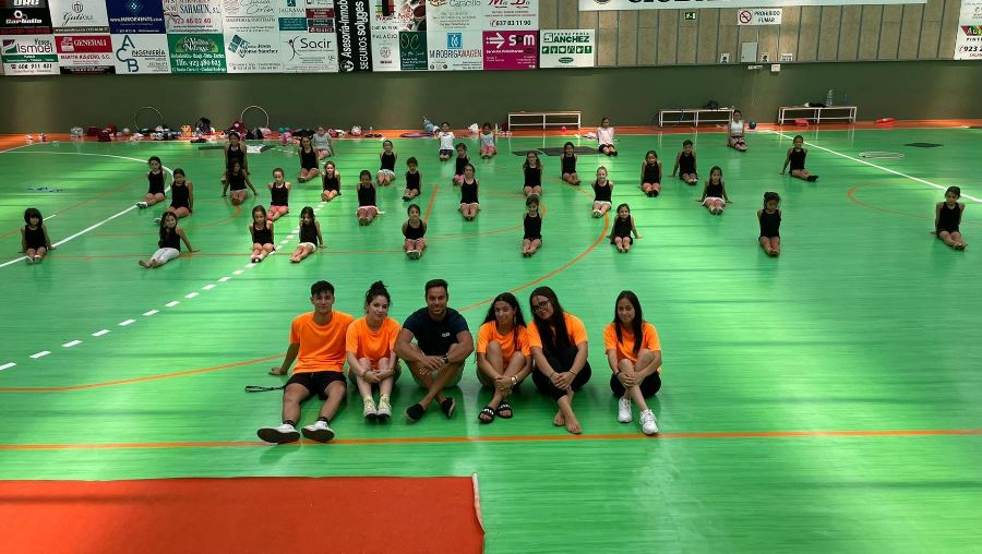 La cita en Miróbriga con la gimnasia rítmica estrena su formato de campamento 