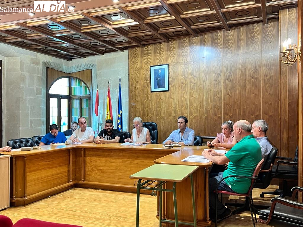 Unanimidad del pleno del Ayuntamiento de Alba de Tormes para aprobar el reglamento de terrazas