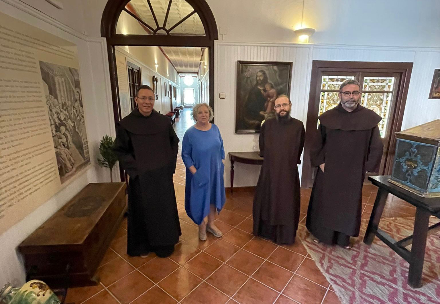 La Subdelegada del Gobierno traslada a los Carmelitas las últimas noticias sobre el incendio de Las Batuecas