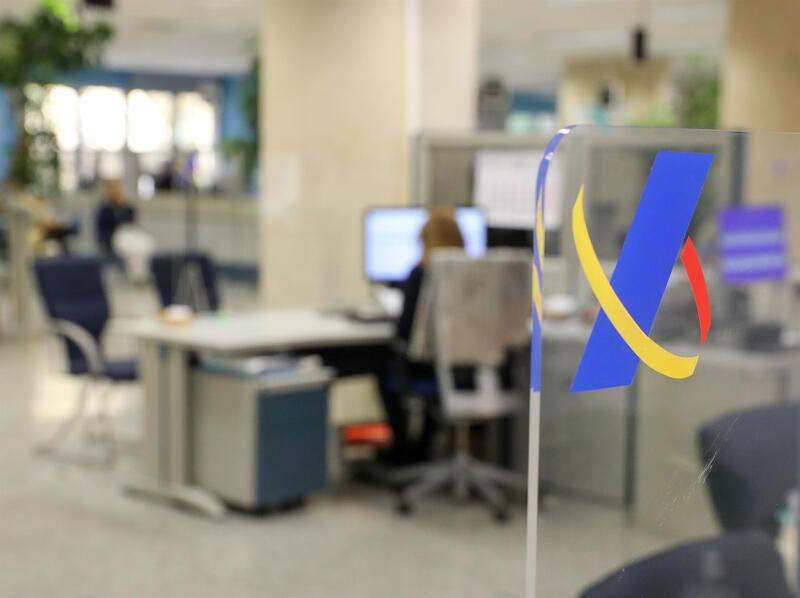 Los requisitos para solicitar, desde este viernes, el cheque de 200 euros para hogares vulnerables