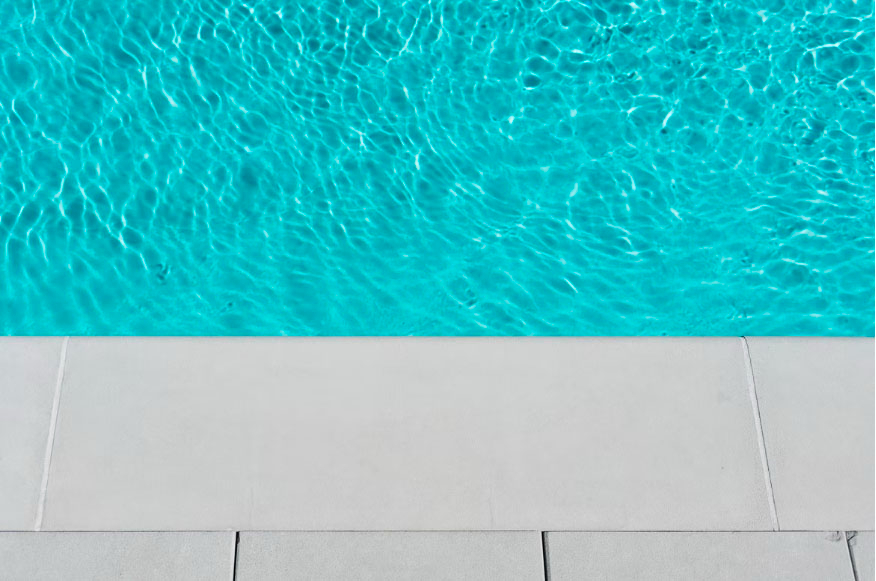 Disfruta del baño mas tiempo en tu piscina con una cubierta 