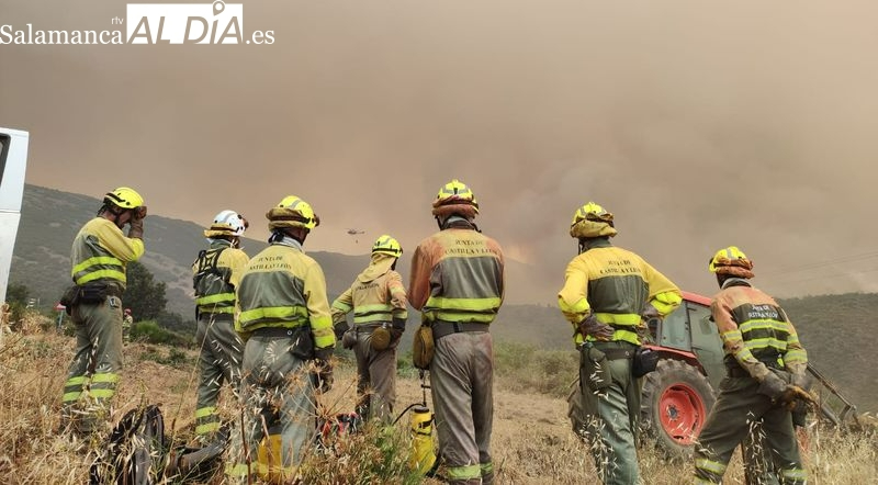Atendidos en Monsagro tres miembros del operativo por un golpe de calor y problemas con el humo