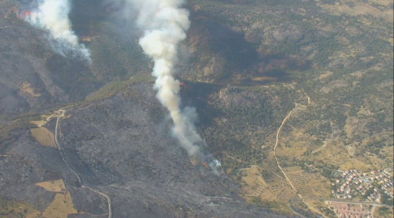 Una colilla mal apagada originó el incendio de Cebreros (Ávila), activo desde el sábado