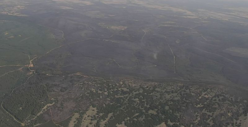 Los tramos de las carreteras SA-201 y DSA-352 que continúan cortados por los incendios 