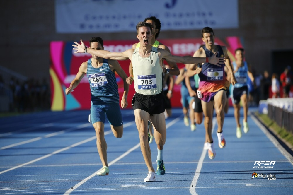 Mario García Romo se mete en la final del Mundial de 1.500 metros