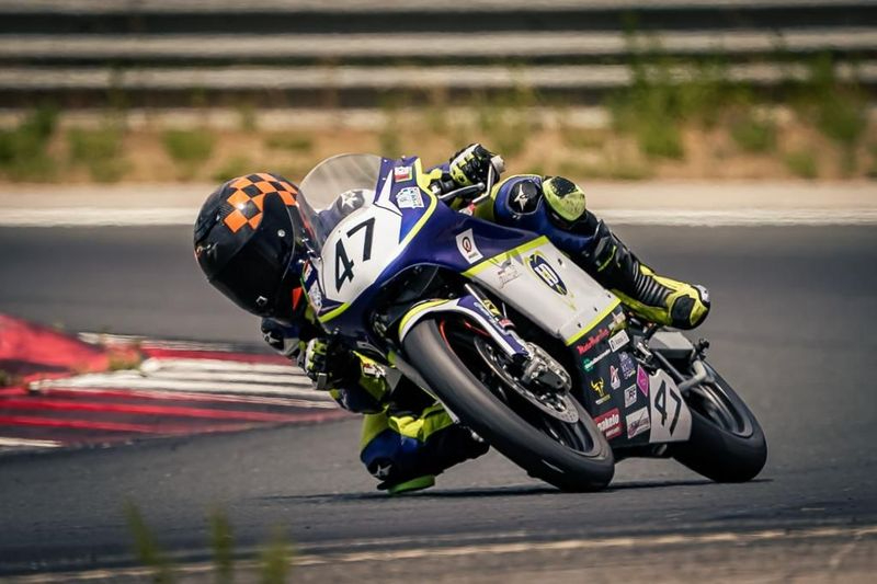 Sergio Verdugo, el piloto salmantino de 12 años, acaba quinto en el circuito de Navarra