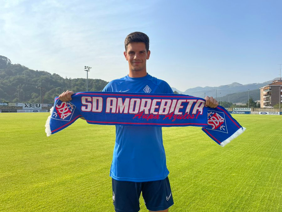 Murua, ex del Salamanca UDS, ya luce como jugador de Primera RFEF con el Amorebieta