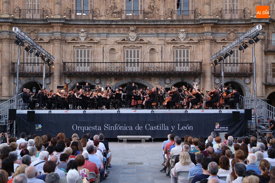 Así puedes descargar las invitaciones para el concierto de la Orquesta Sinfónica de Castilla y León en la Plaza Mayor