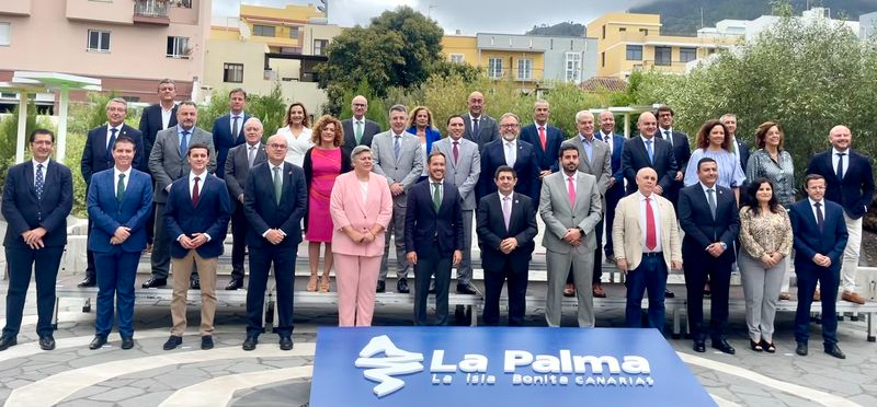 Iglesias destaca el papel de las diputaciones en la prestación de Servicios Sociales a los colectivos más vulnerables 