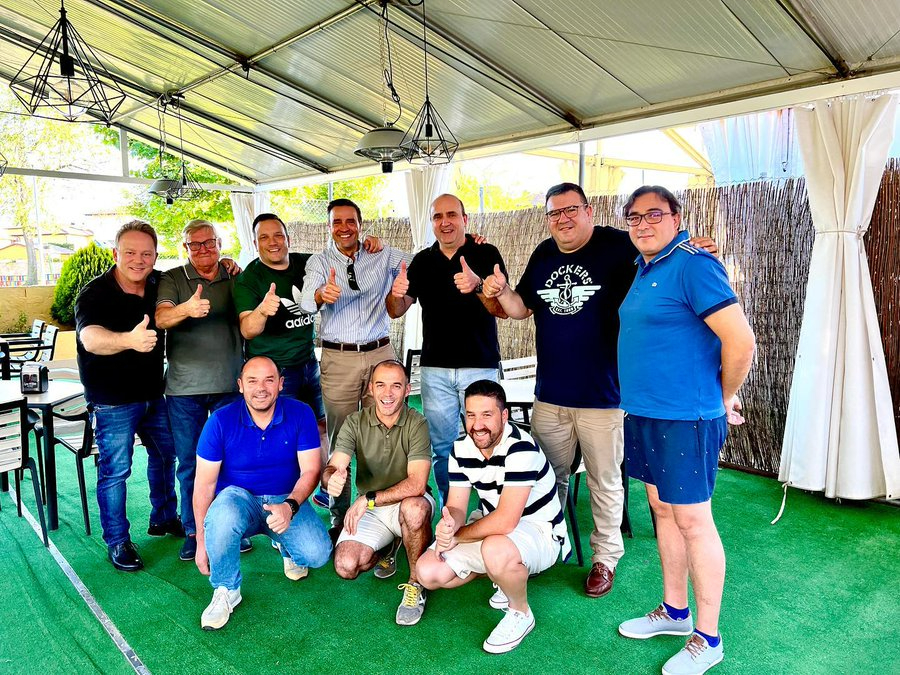 Roberto Martín se queda como presidente del Santa Marta