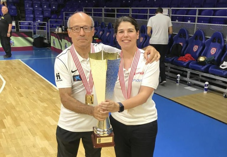 Raquel Romo y el doctor Moreno, campeones de Europa con España