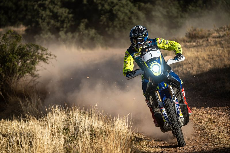 Santolino cierra la primera jornada de la Baja España en segunda posición