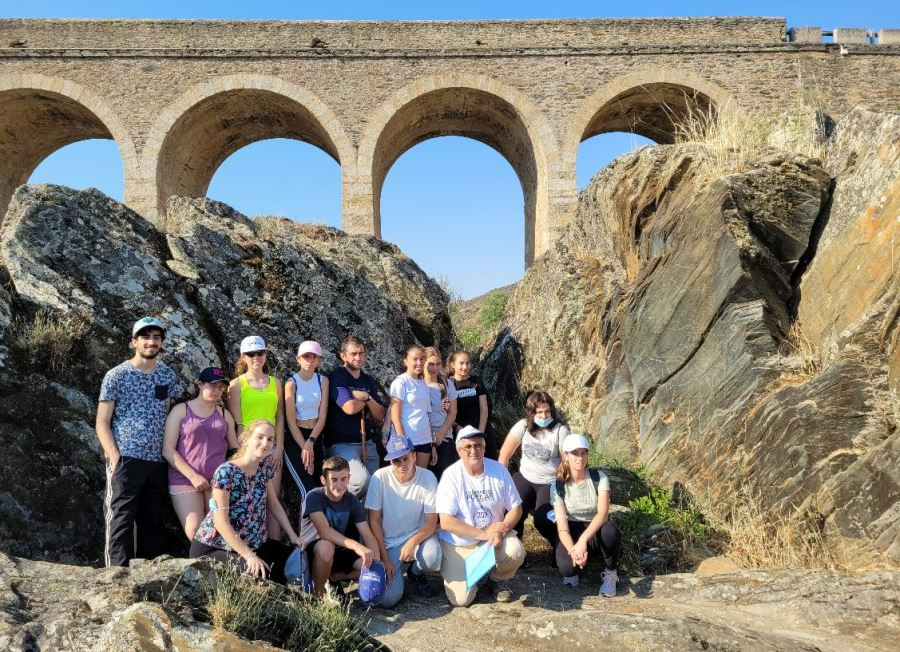 Una veintena de adolescentes y jóvenes inicia la XIV Marcha del Manantial