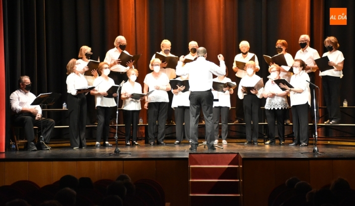 La Coral Dámaso Ledesma ejerce de anfitriona de un encuentro hispanoluso