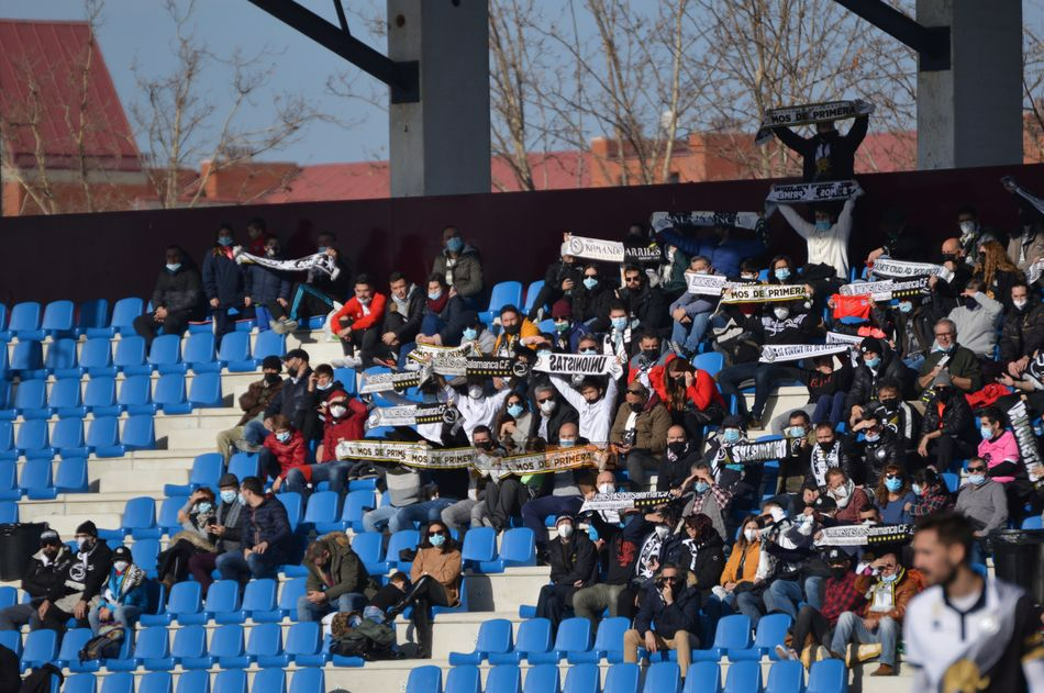 Unionistas de Salamanca se suma a los clubes de Primera RFEF que acuerdan poner entradas visitantes a 15 euros 