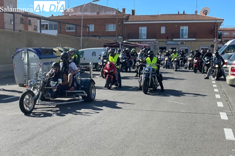 Un centenar de moteros participan en la VI Biker Day del club Comando Bracamonte