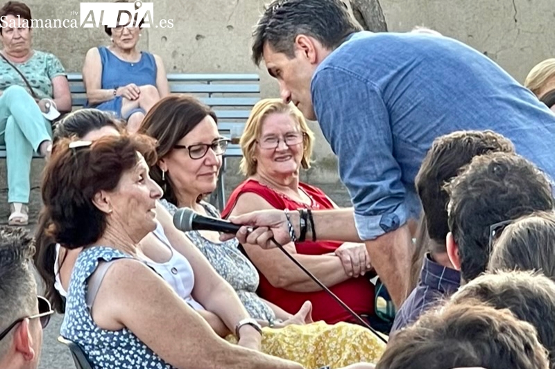 Luis Larrodera llena de público y carcajadas El Campo de Peñaranda