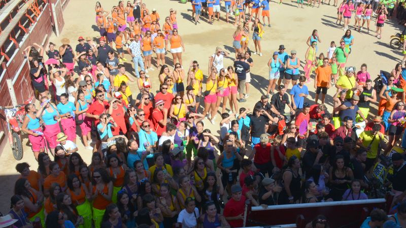 Las peñas entran en escena en las fiestas de toros de Lumbrales