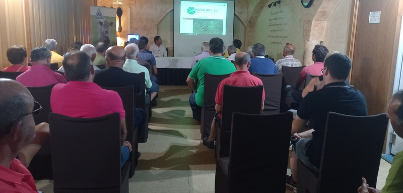 La Asociación Ganaderos 19 de Abril ofrece en Vitigudino una charla sobre la mejora de pastos 