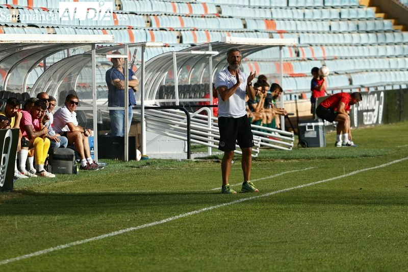 María: Nos falta un punta y un banda izquierda. Seguramente que también necesitemos algo en el lateral izquierdo