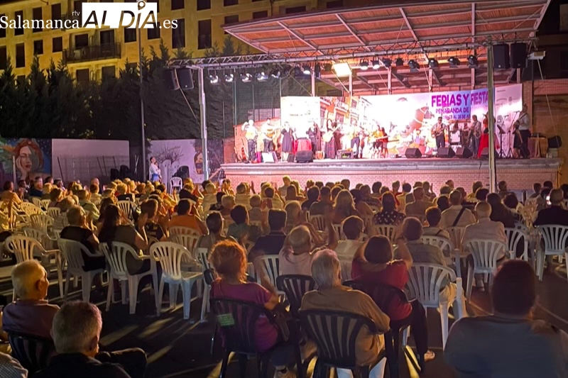 Manantial Folk llena de ritmo e historias cotidianas el parque La Huerta 