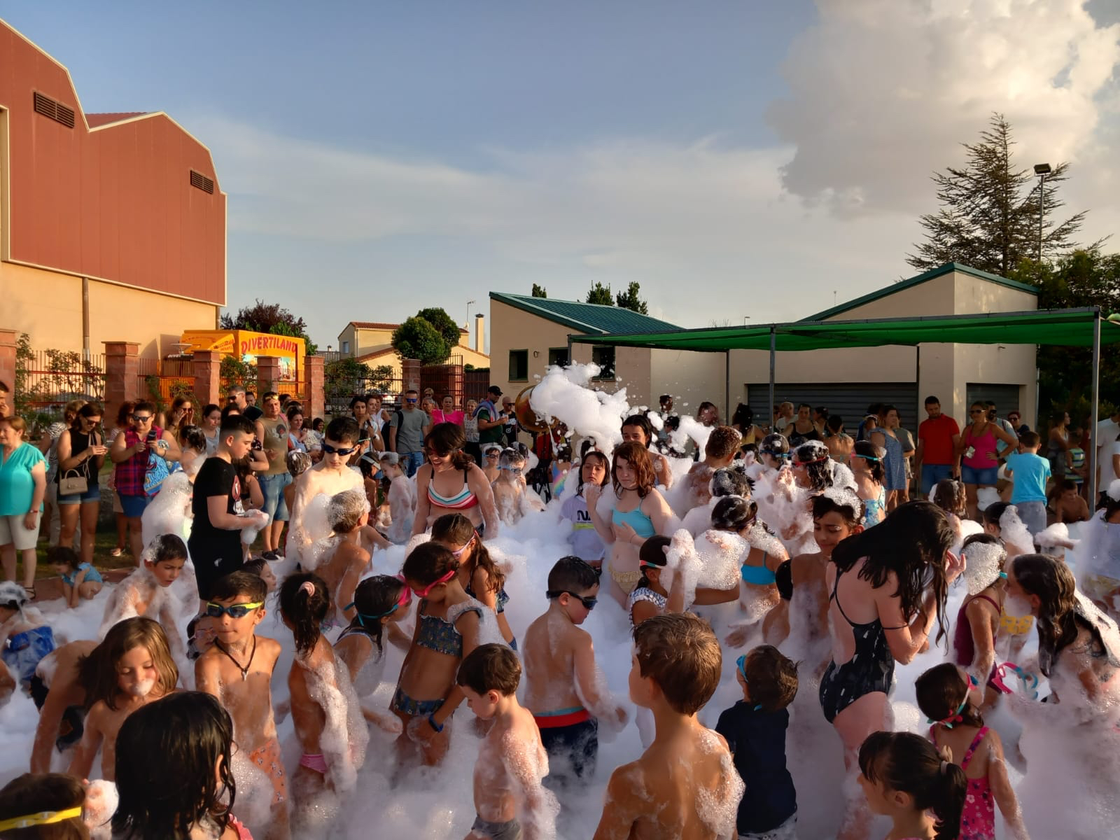 El ‘Día del Niño’ convierte a Macotera en un parque de juegos gigante para grandes y pequeños