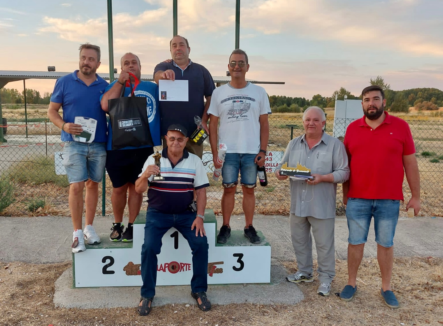 Un total de 45 tiradores participan en el Trofeo Ferias y Fiestas de Tiro al Plato