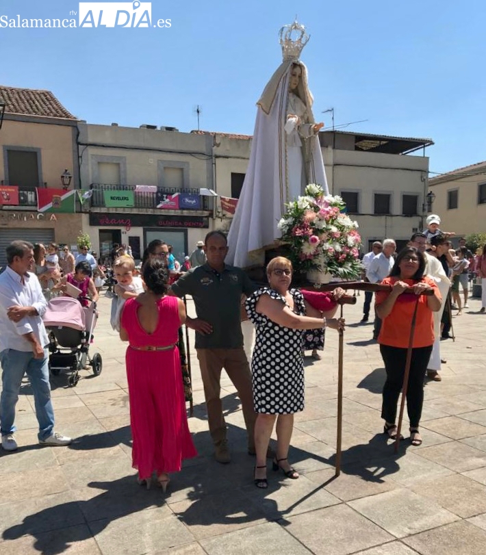 Cantalpino honra a su patrona por las calles en el dia grande de sus fiestas