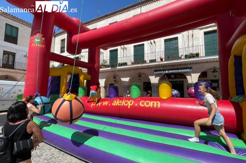 Diversión y gran ambiente protagonizan el gran parque infantil de juegos 
