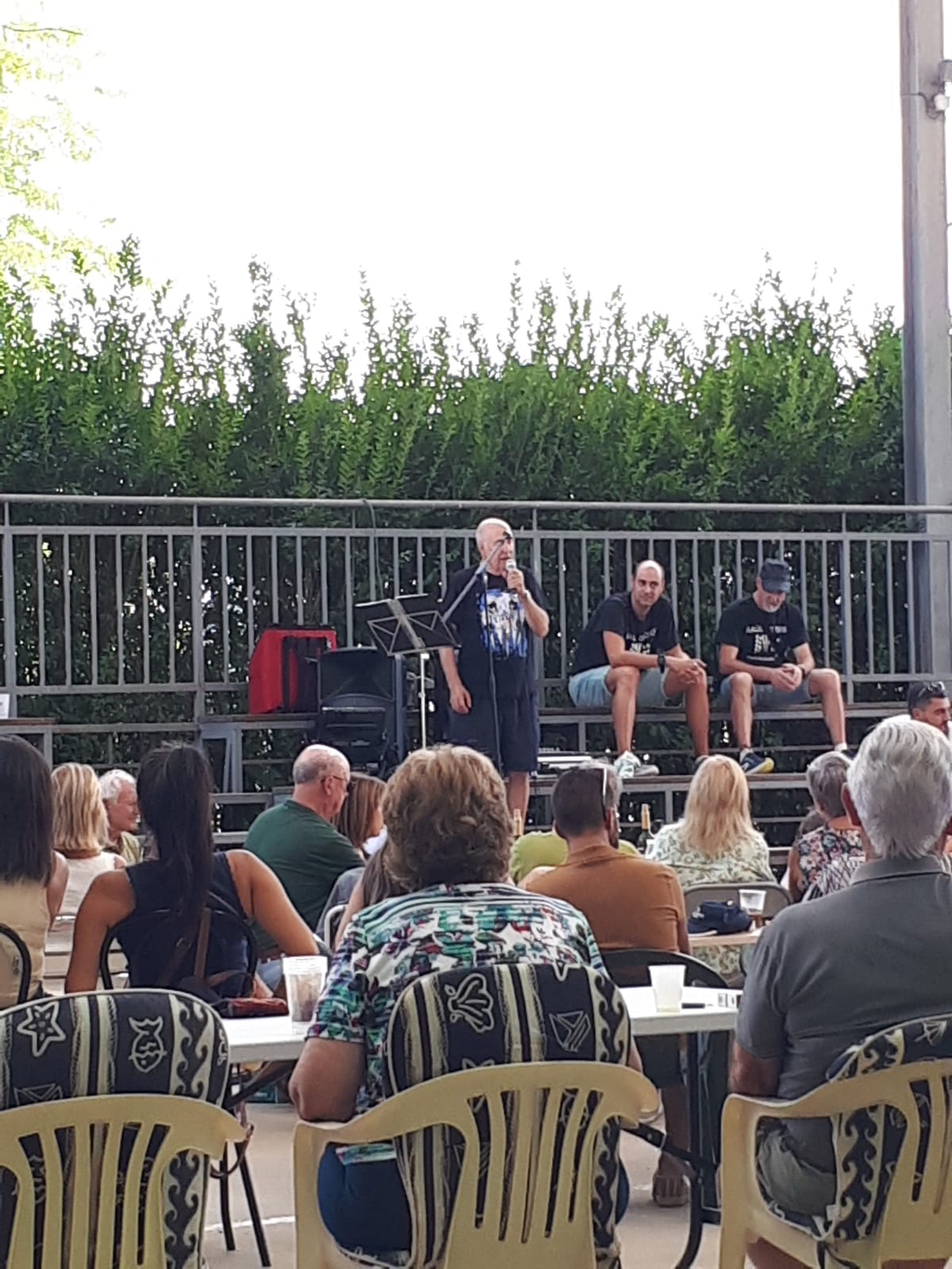 El Pedroso de la Armuña se echa a las calles para vivir la animada paella y los esoeftsculosq