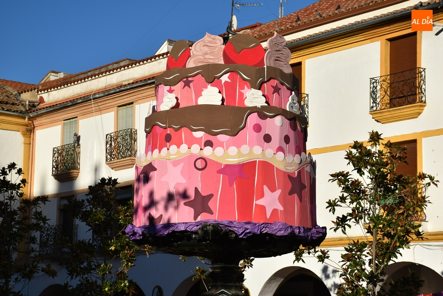 Día de preparativos para la gran fiesta de cumpleaños de la Feria