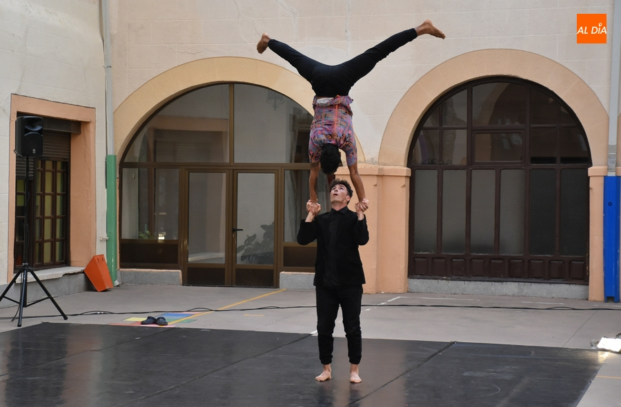 Debuta en la Feria la versión de calle de ‘Disculpa si te presento como que no te conozco’