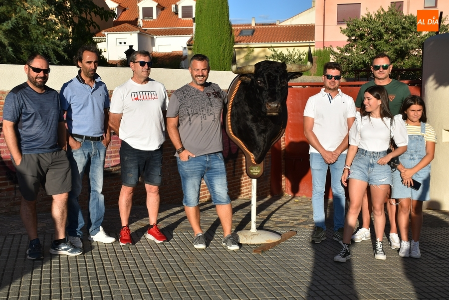 Carnavaldeltoro.es entrega la cabeza de ‘Precioso’ a Aiuri Sánchez