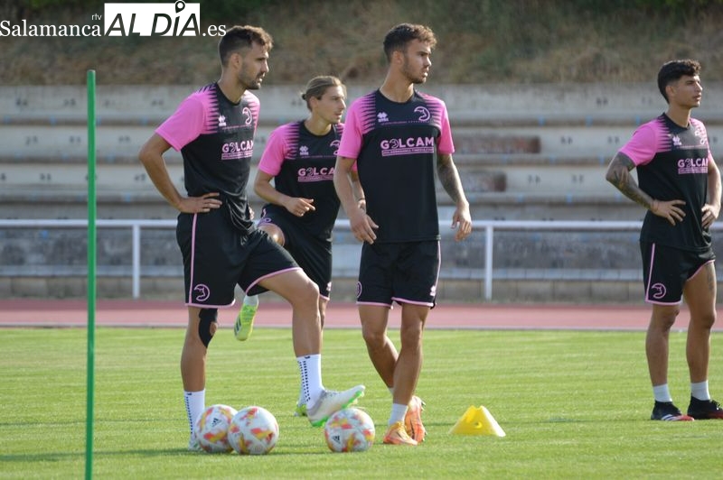 Antonio Leal ya forma parte de Unionistas en el último entrenamiento antes de Córdoba