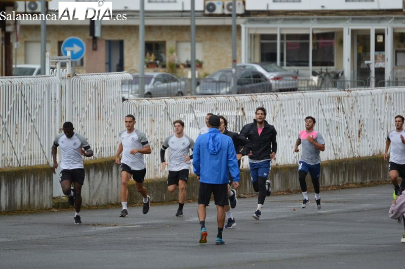 El Memo Calvillo empieza fuerte y saca a correr a la calle al Salamanca UDS en su regreso